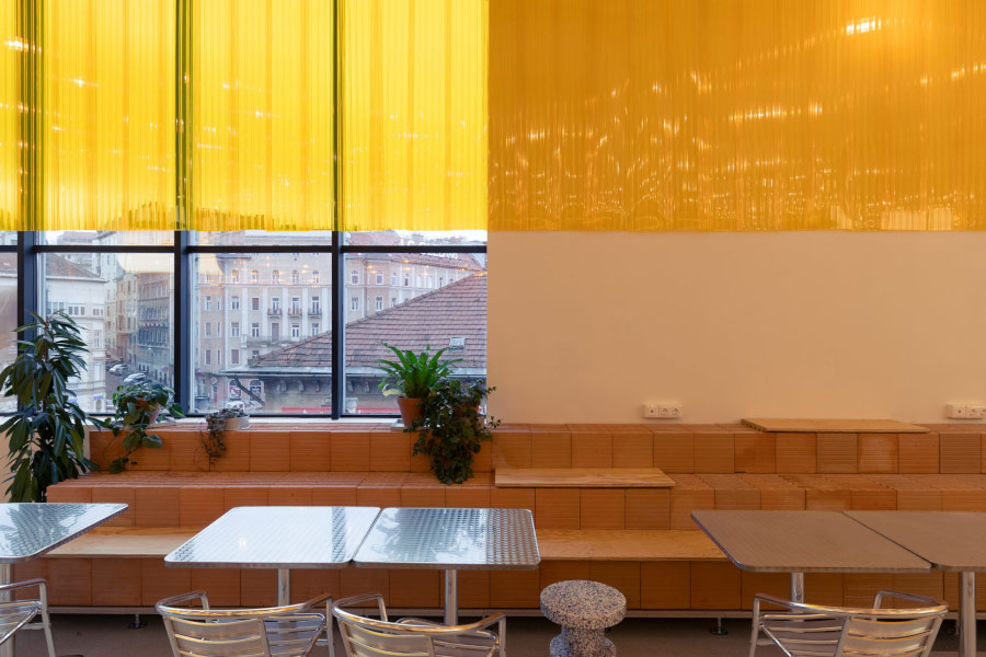 Időtálló design Porotherm téglákkal: megnyílt a Mammut új foodcourtja